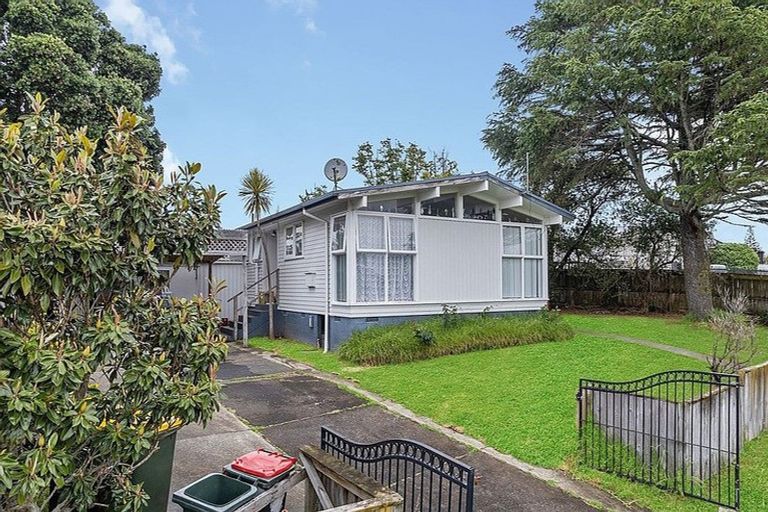 Photo of property in 4 Walden Place, Mangere East, Auckland, 2024