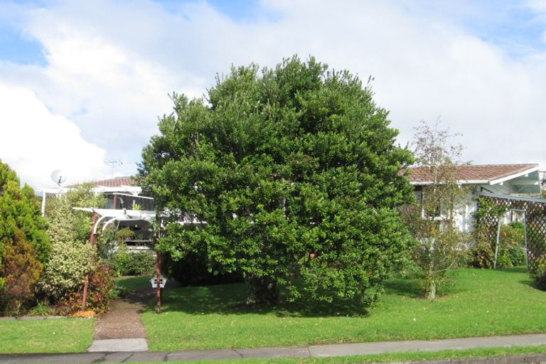 Photo of property in 1 Callender Place, Shelly Park, Auckland, 2014