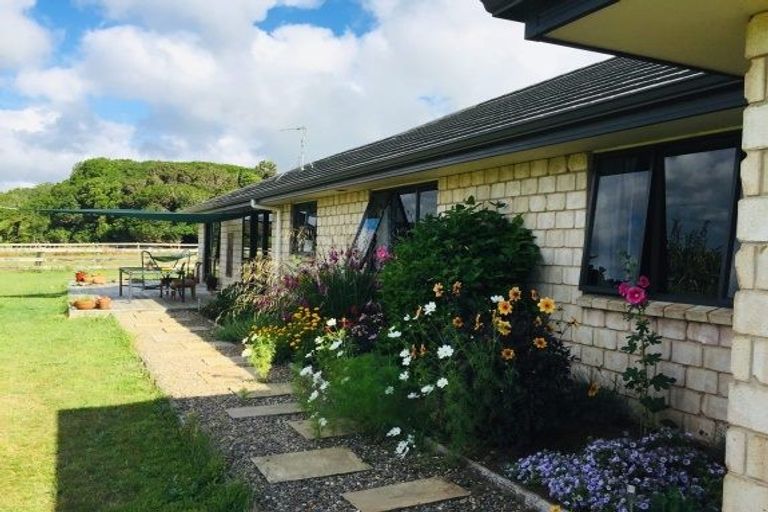 Photo of property in 186 Creamery Road, Pollok, Waiuku, 2683