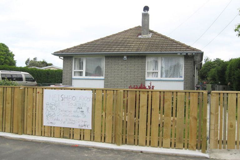 Photo of property in 18 Camden Street, Redwood, Christchurch, 8051