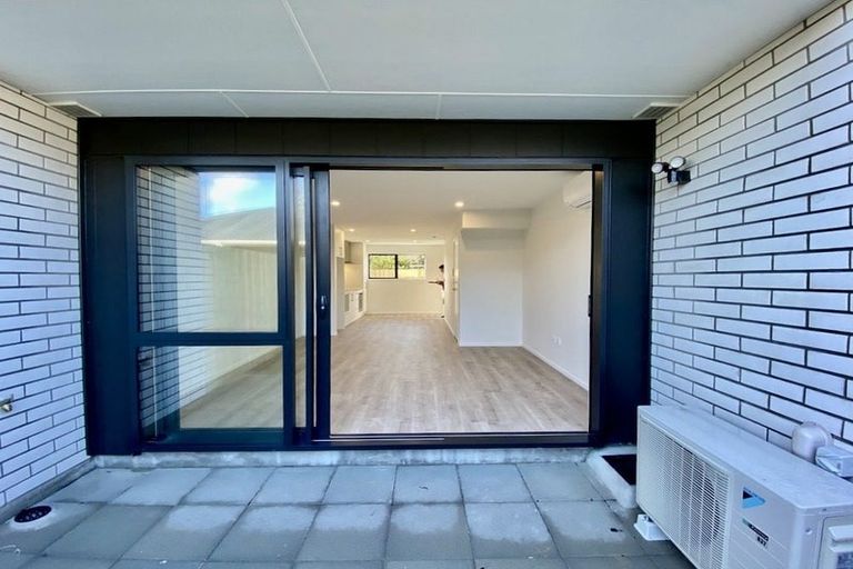 Photo of property in 5/12 Enderby Drive, Te Atatu Peninsula, Auckland, 0610