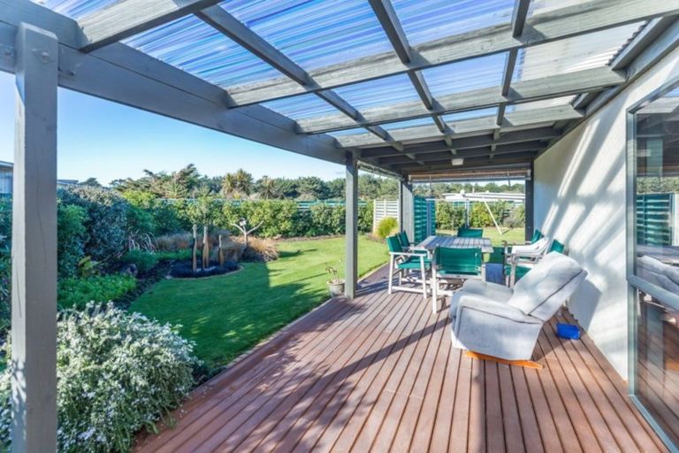 Photo of property in 50 Kent Avenue, Waitarere Beach, Levin, 5510