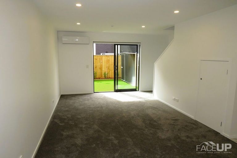 Photo of property in 9/10 Wilsher Crescent, Henderson, Auckland, 0612