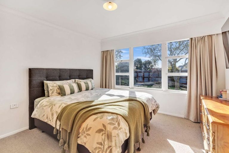 Photo of property in 13 Mako Mako Road, Levin, 5510