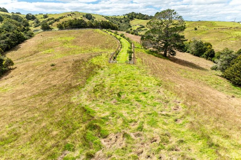 Photo of property in 135 Central Road, Mareretu, Maungaturoto, 0571