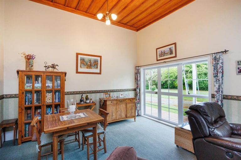 Photo of property in 375 Rangatira Road, Hunterville, 4786