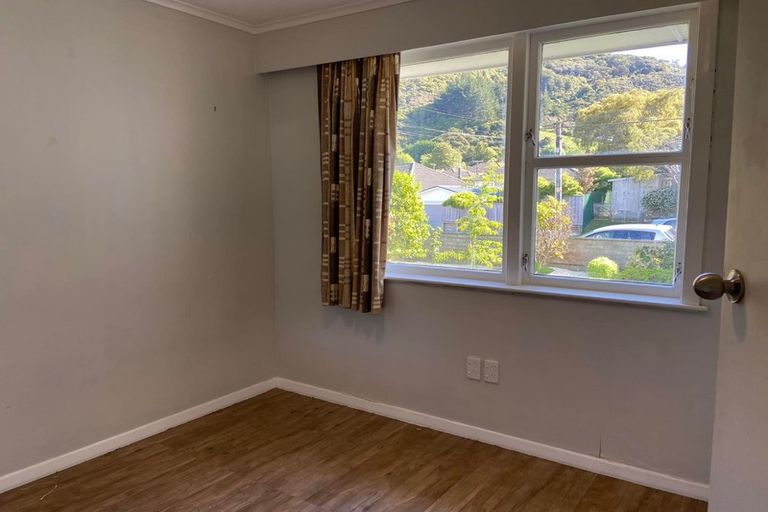 Photo of property in 54 Holland Street, Wainuiomata, Lower Hutt, 5014