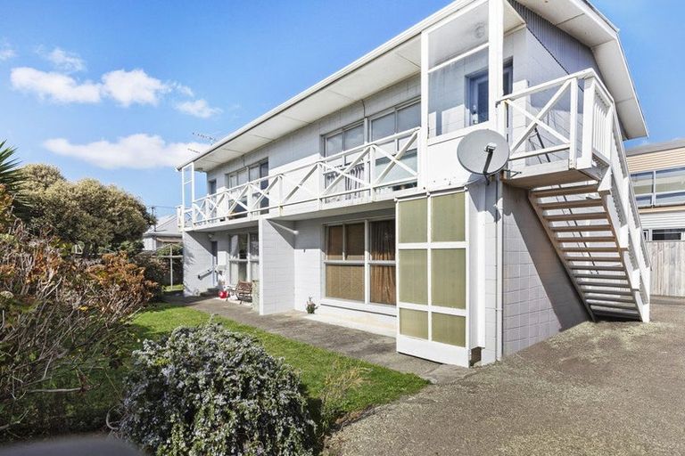Photo of property in Mahora Court Flats, 25 Mahora Street, Kilbirnie, Wellington, 6022