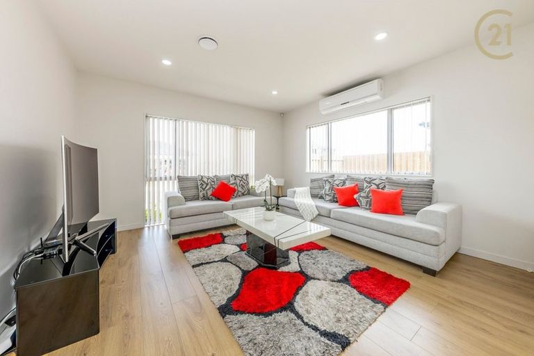 Photo of property in 3 Darley Way, Papakura, 2110