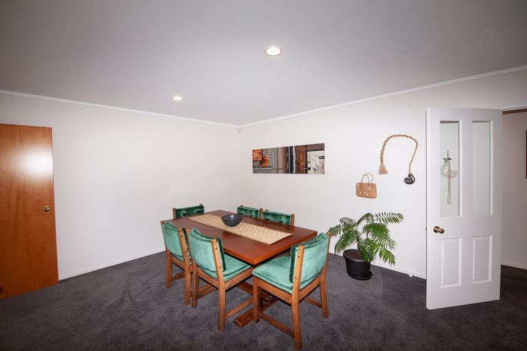 Photo of property in 6 Myers Grove, Churton Park, Wellington, 6037