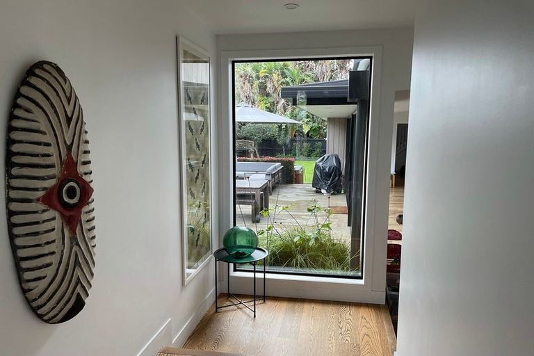 Photo of property in 21 Alfred Street, Northcote Point, Auckland, 0627