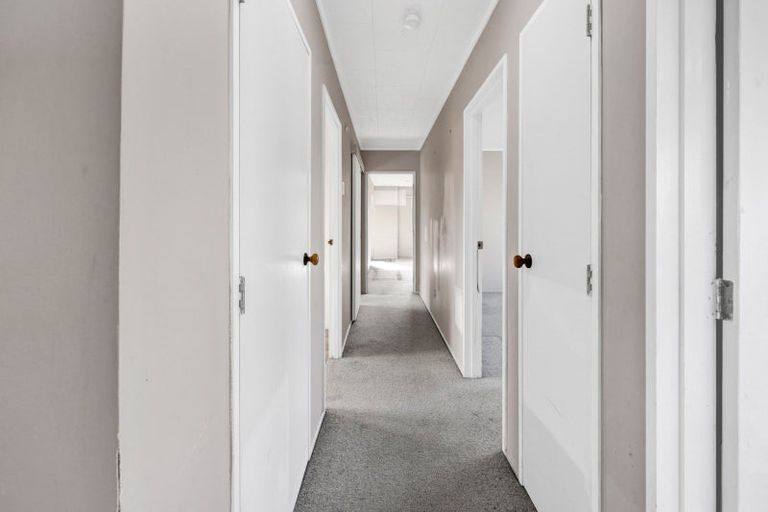 Photo of property in 27 Tiverton Crescent, Whalers Gate, New Plymouth, 4310