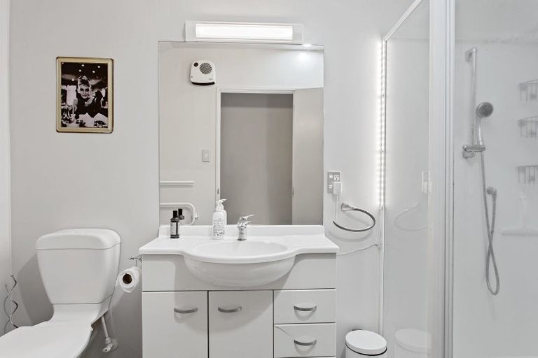 Photo of property in 2/38 Brockworth Place, Riccarton, Christchurch, 8011