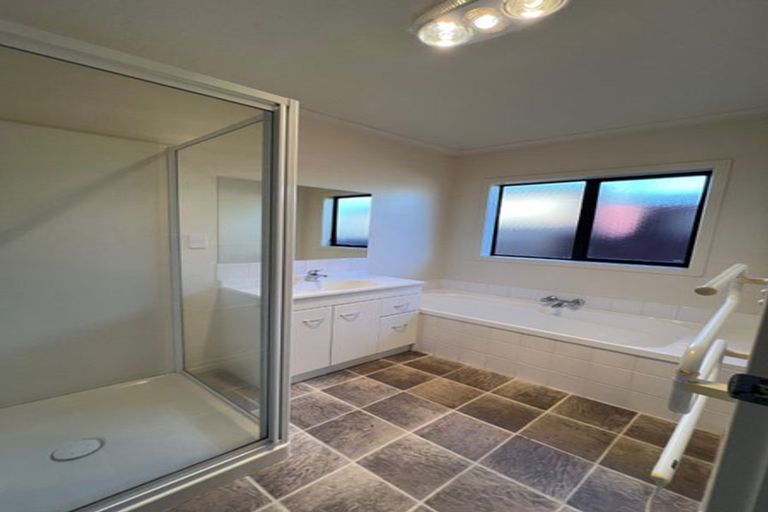 Photo of property in 19 Corsair Place, Melville, Hamilton, 3206