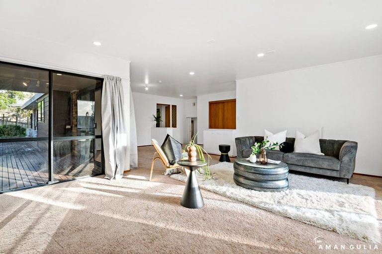 Photo of property in 40 Pigeon Mountain Road, Half Moon Bay, Auckland, 2012