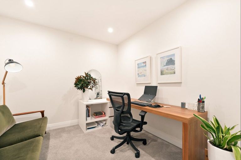 Photo of property in 11 Shearwater Lane, Point Wells, 0986