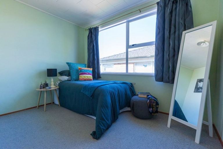 Photo of property in 80 Crawford Avenue, Mangere Bridge, Auckland, 2022