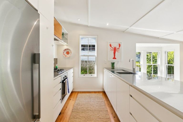 Photo of property in 39 Glenbervie Terrace, Thorndon, Wellington, 6011