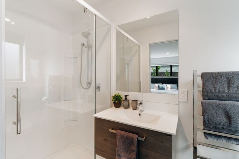 Photo of property in 20 Fallow Street, Jacks Point, 9371