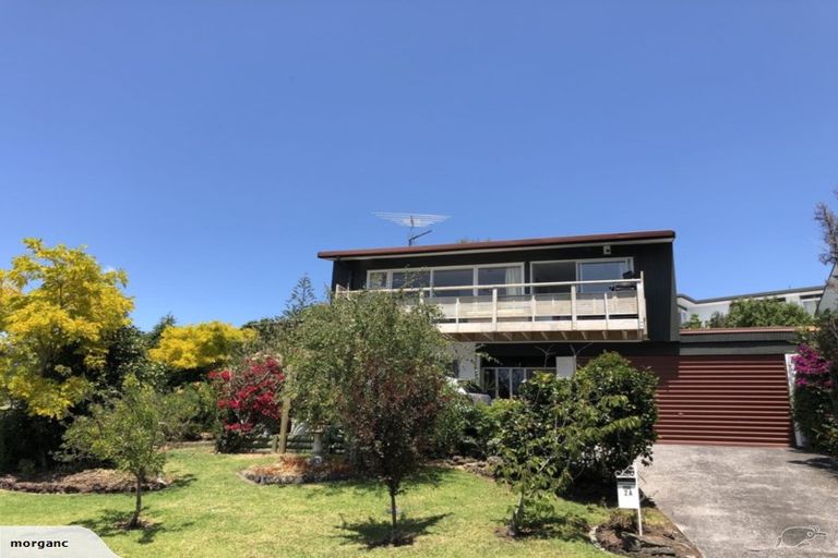 Photo of property in 1/2 Hume Drive, Hillcrest, Auckland, 0627