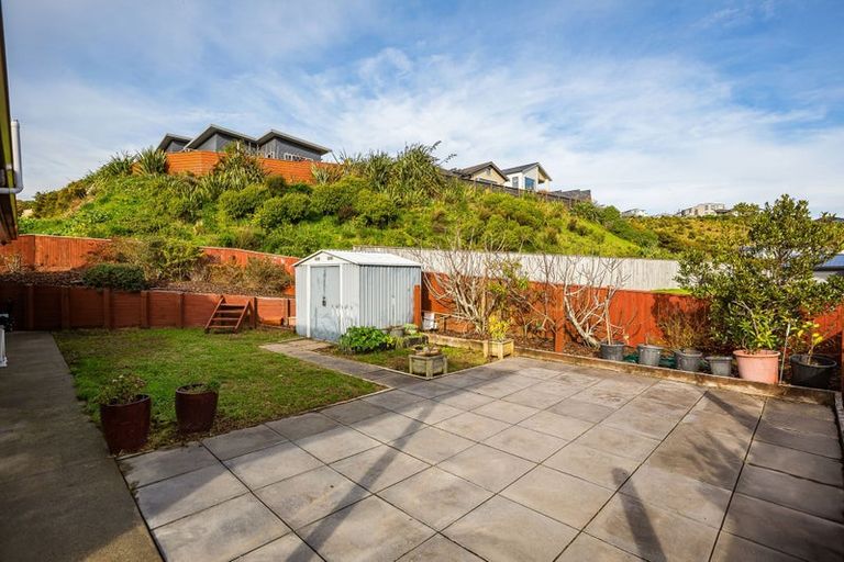 Photo of property in 16 Frances Brown Avenue, Aotea, Porirua, 5024