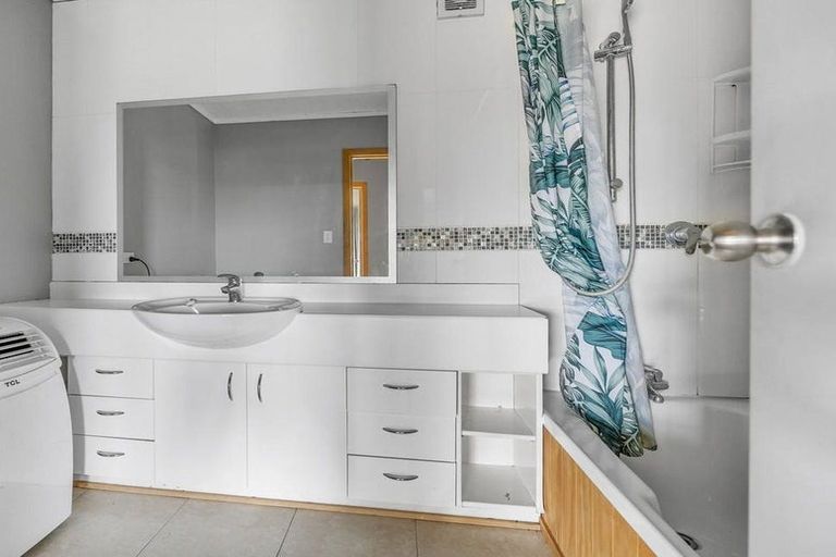 Photo of property in 380 Paremoremo Road, Paremoremo, Auckland, 0632