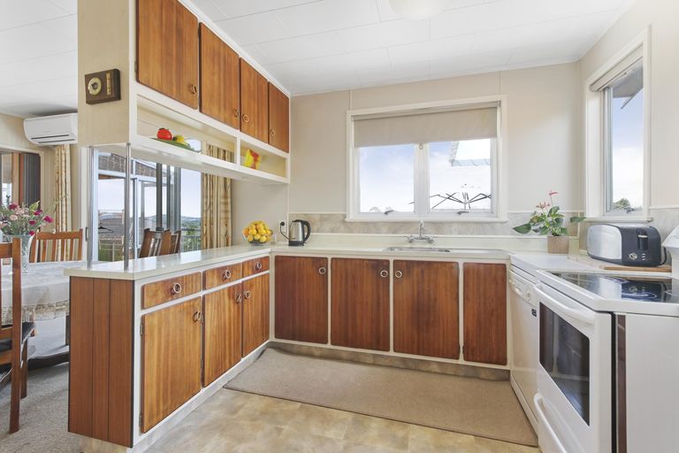 Photo of property in 41 Hepburn Road, Glendene, Auckland, 0602