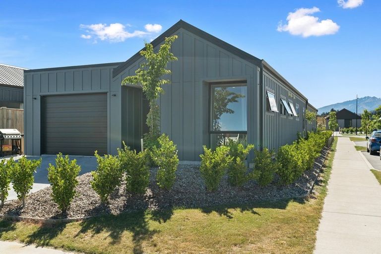 Photo of property in 9 Merivale Avenue, Wanaka, 9305