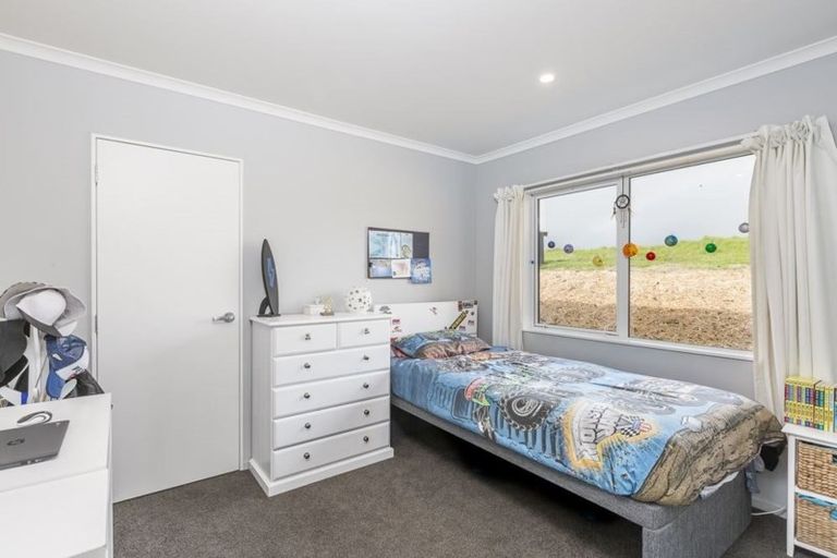 Photo of property in 12 Kuaka Crescent, Mangawhai, 0505