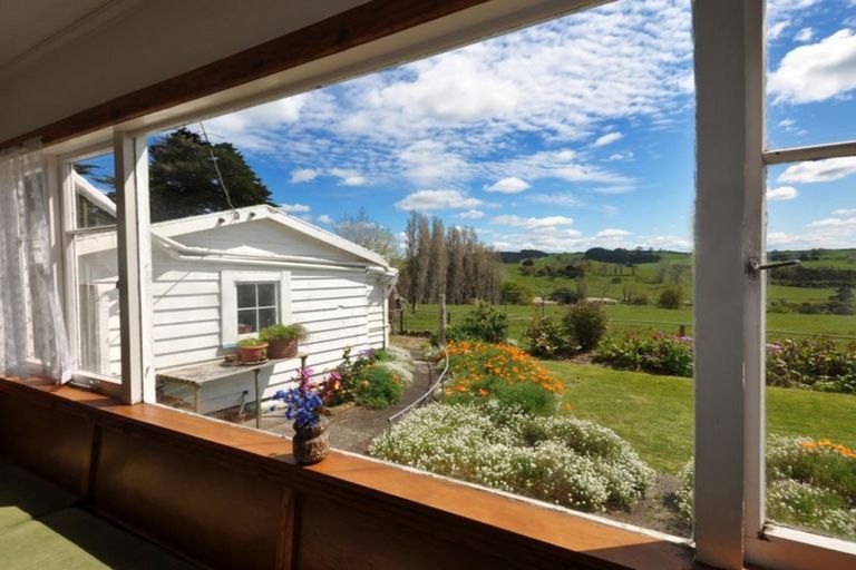 Photo of property in 244 Matakohe West Road, Matakohe, 0594