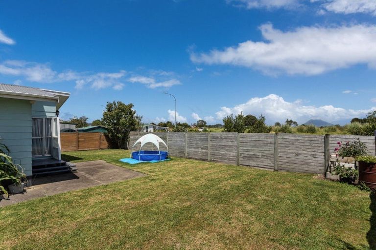 Photo of property in 14 Hinau Place, Edgecumbe, 3120