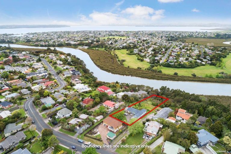 Photo of property in 87a Colwill Road, Massey, Auckland, 0614