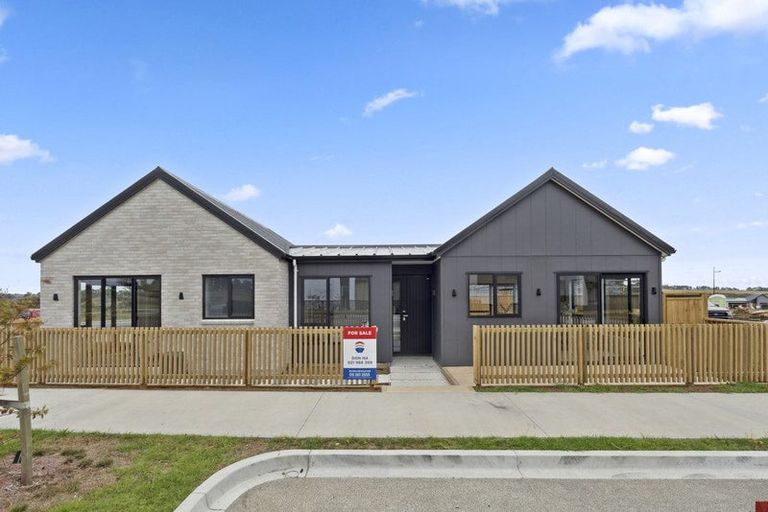 Photo of property in 13 Wagyu Lane, Karaka, 2580