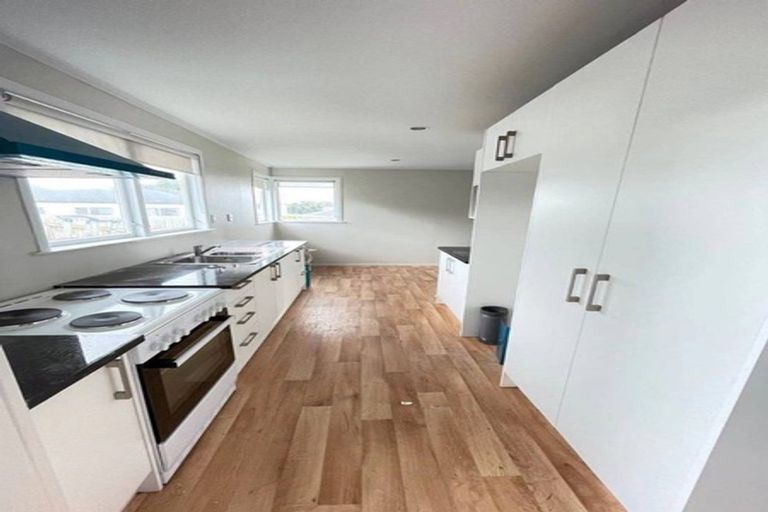 Photo of property in 14a Rondorlyn Place, Manurewa, Auckland, 2102