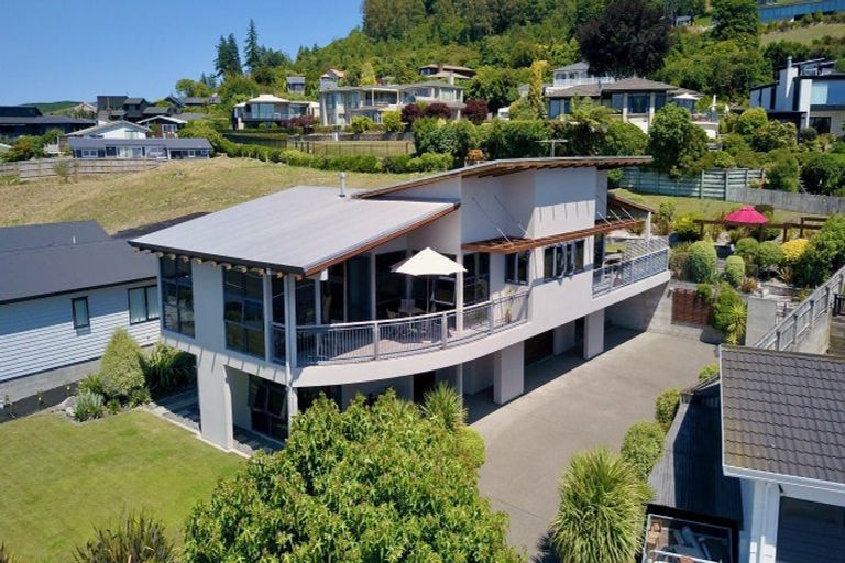 Photo of property in 18 Wakeman Road, Acacia Bay, Taupo, 3330