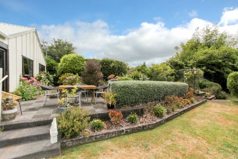 Photo of property in 1 Rangiora Place, Inglewood, 4330