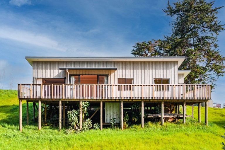 Photo of property in 43 Spur Road, Stillwater, Silverdale, 0993