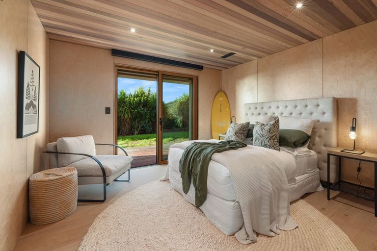 Photo of property in 124a Seaview Road, Piha, New Lynn, 0772