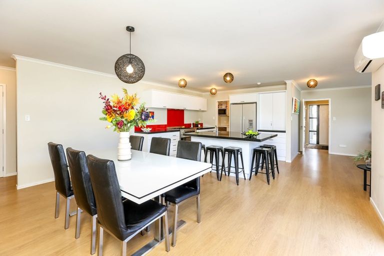 Photo of property in 5 Aspen Place, Whalers Gate, New Plymouth, 4310