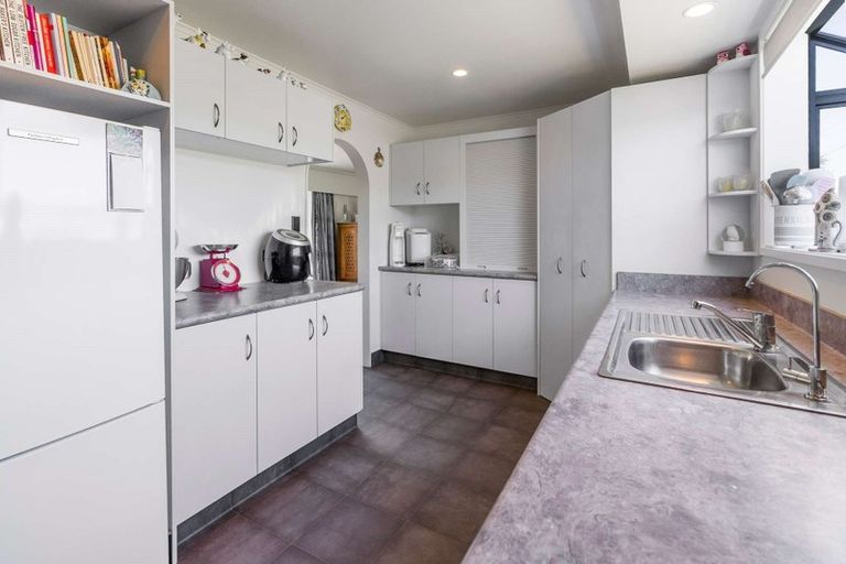 Photo of property in 10 Walnut Place, Owhata, Rotorua, 3010