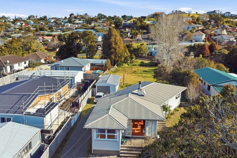 Photo of property in 71 Awaroa Road, Helensville, 0800