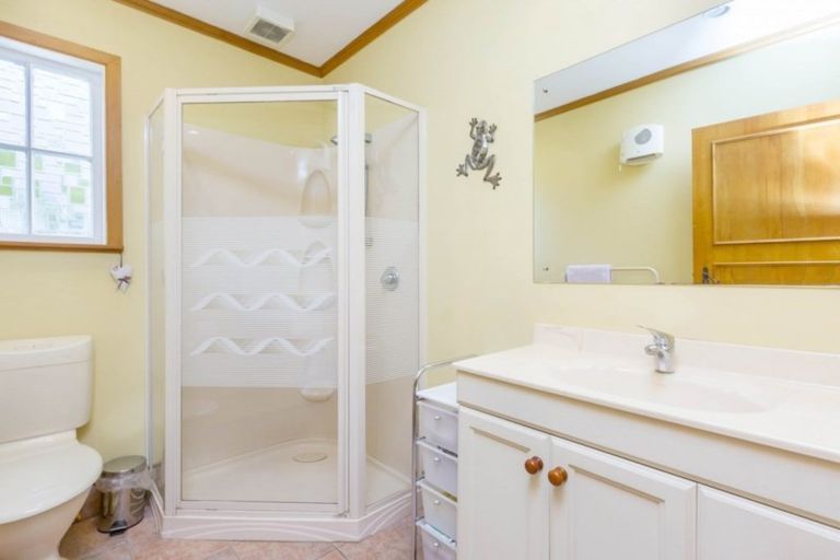 Photo of property in 3 Sunbrae Drive, Silverstream, Upper Hutt, 5019