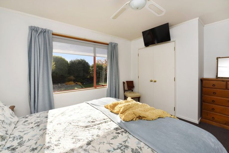 Photo of property in 16 Rintoul Place, Brightwater, 7022