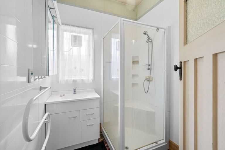 Photo of property in 37 Sylvan Street, Hillmorton, Christchurch, 8024