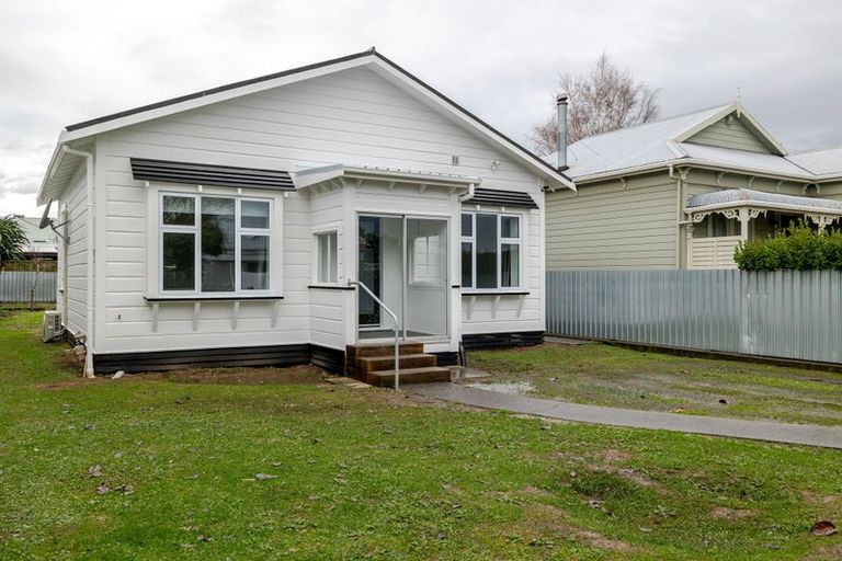 Photo of property in 25 Bourke Street, Palmerston North, 4410