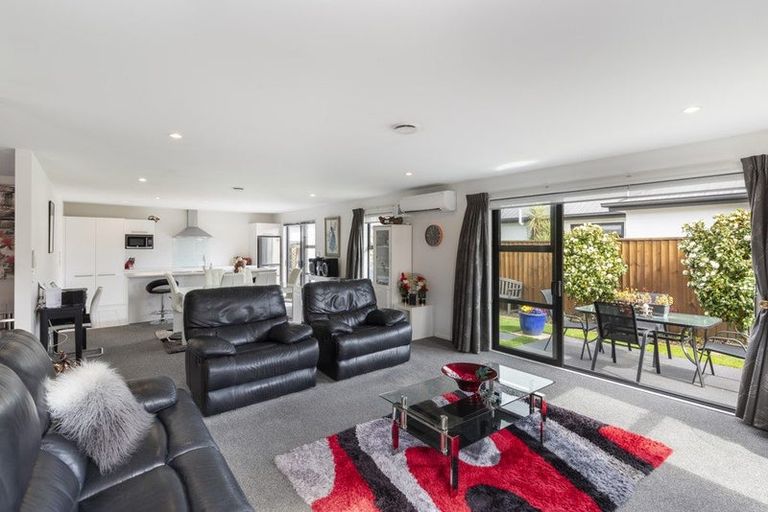 Photo of property in 37 Little Oaks Drive, Yaldhurst, Christchurch, 8042