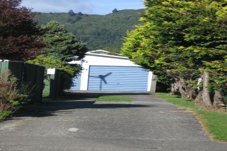 Photo of property in 1/6 Kairimu Street, Stokes Valley, Lower Hutt, 5019