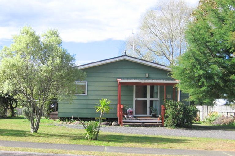 Photo of property in 100 Park Avenue, Whangamata, 3620