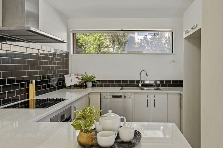 Photo of property in 2/40 Brockworth Place, Riccarton, Christchurch, 8011