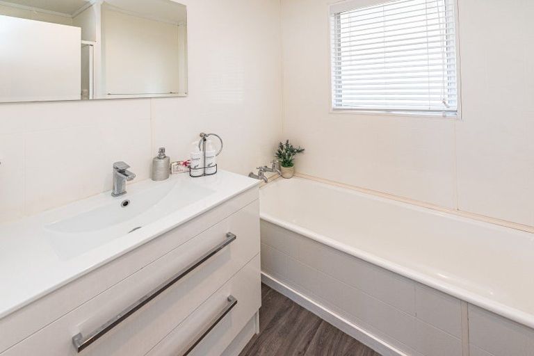 Photo of property in 1a Mosston Road, Castlecliff, Whanganui, 4501